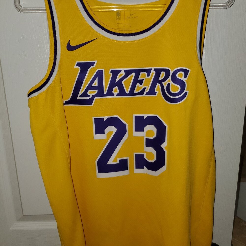 LeBron James Lakers jersey